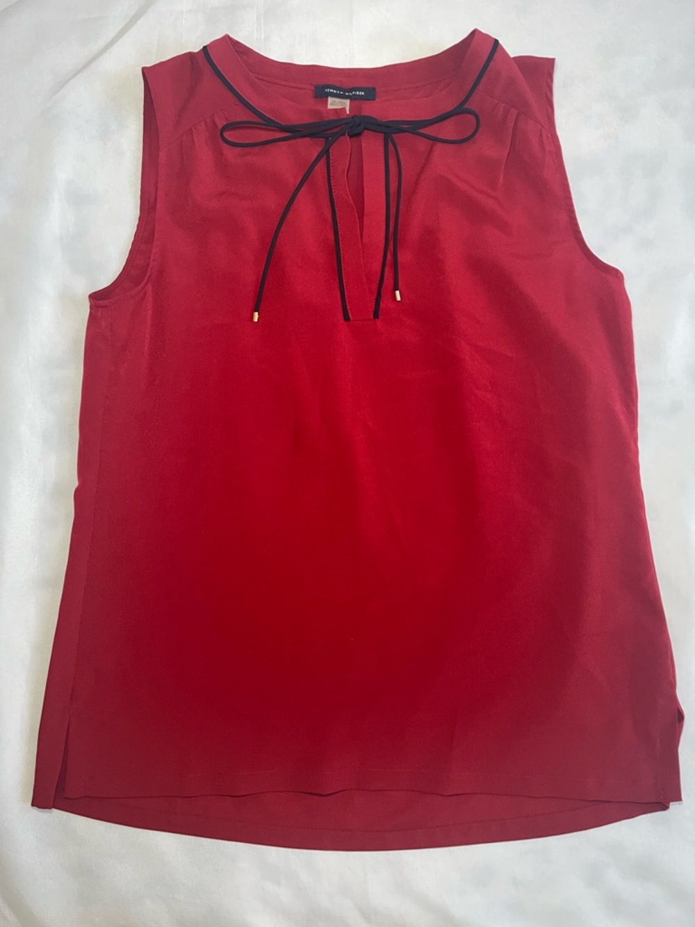 Tommy Hilfiger Red Tie-Neck V Neck Sleeveless Blouse Womens Medium